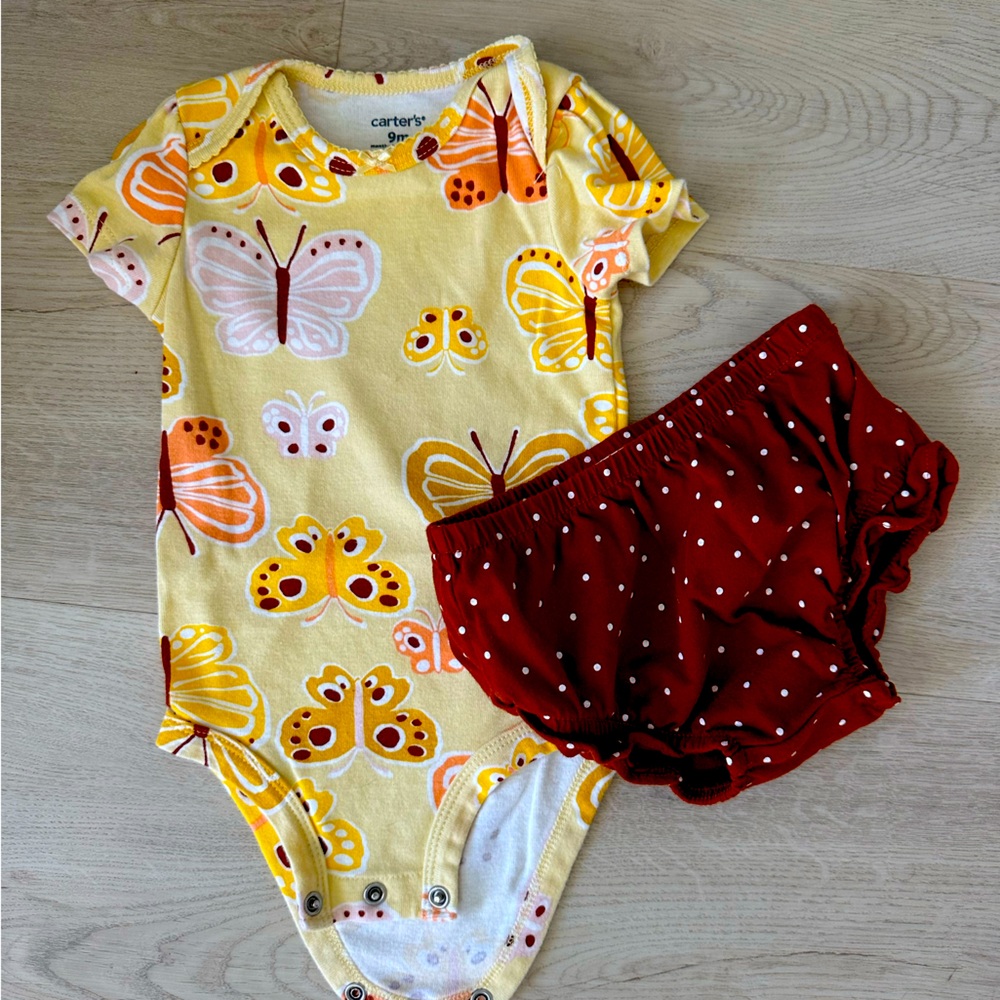 EUC Carter’s 9 months baby girl outfit butterflies tshirt diaper cover